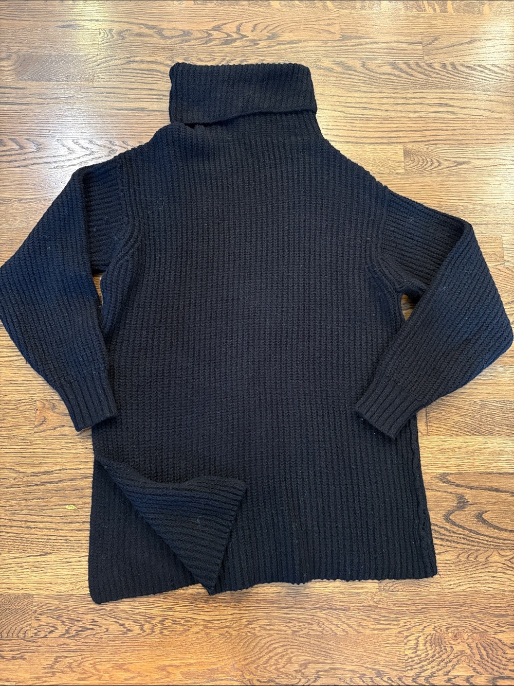 Free People cozy black Turtleneck long Sweater, xS, side slit
